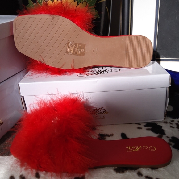 Red feather slippers with rhinestones - Picture 7 of 8